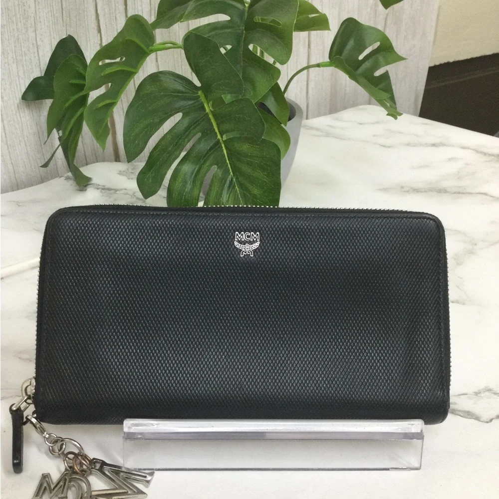 GUC MCM Men's Black Zip-Around Leather Wallet